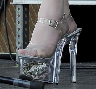 Crazy Celebrity Shoes Style: Fun Unlimited